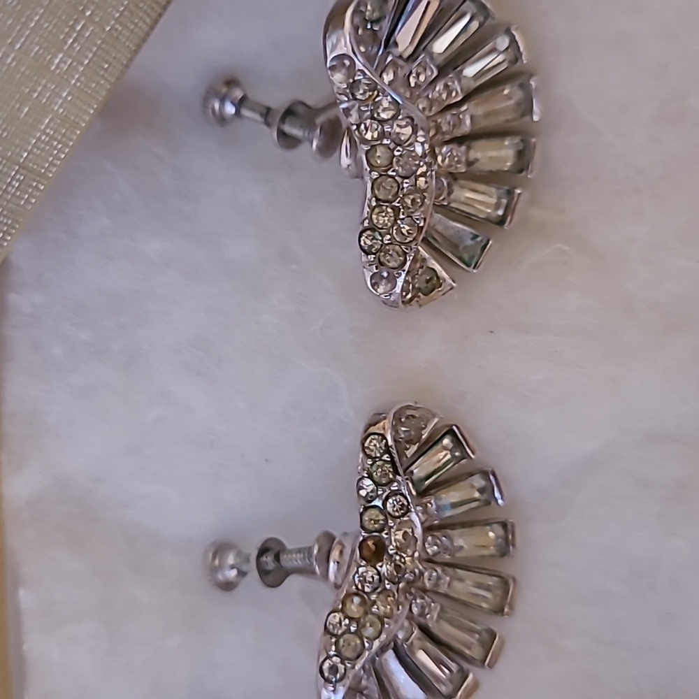 Vintage Crystal Non Pierced Earrings - Picture 3 of 8